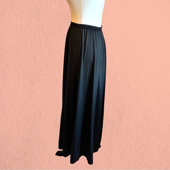 Vintage black maxi slip skirt with lace trim - Picture 2 of 7